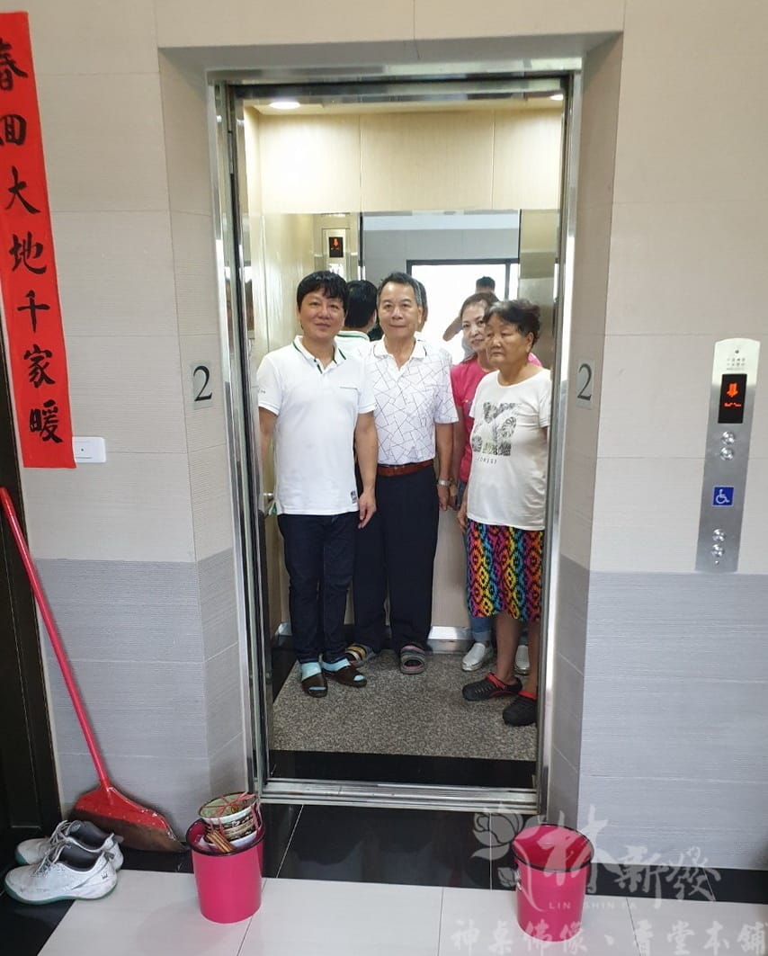 新發神藝-關公威震十方(台檜/黑檀木48公分作品)