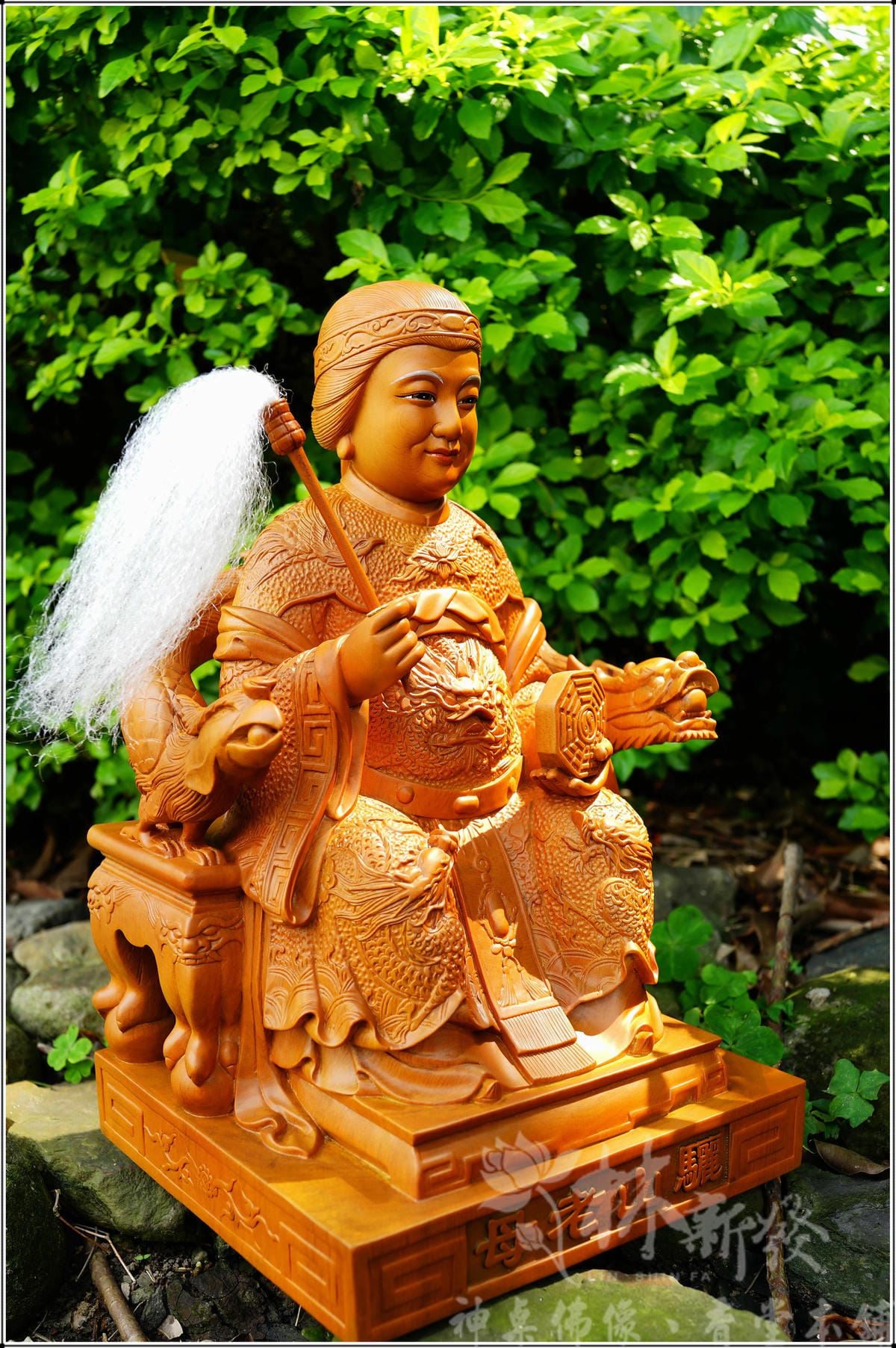 新發神藝-驪山老母(龍鳳椅精細雕刻。描金與原色作品)