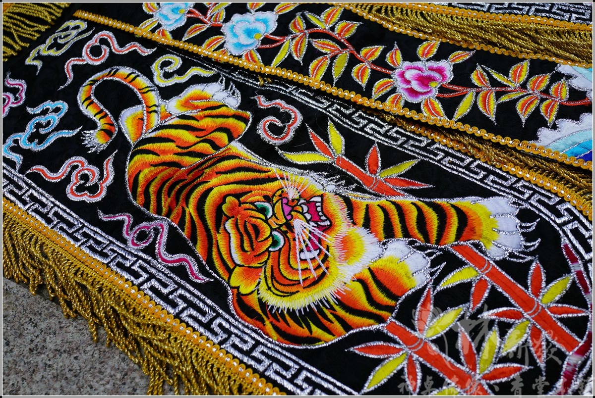 新發繡品-肚兜龍虎裙(黑底銀龍/黑底彩龍/黑底金龍/龜蛇版)