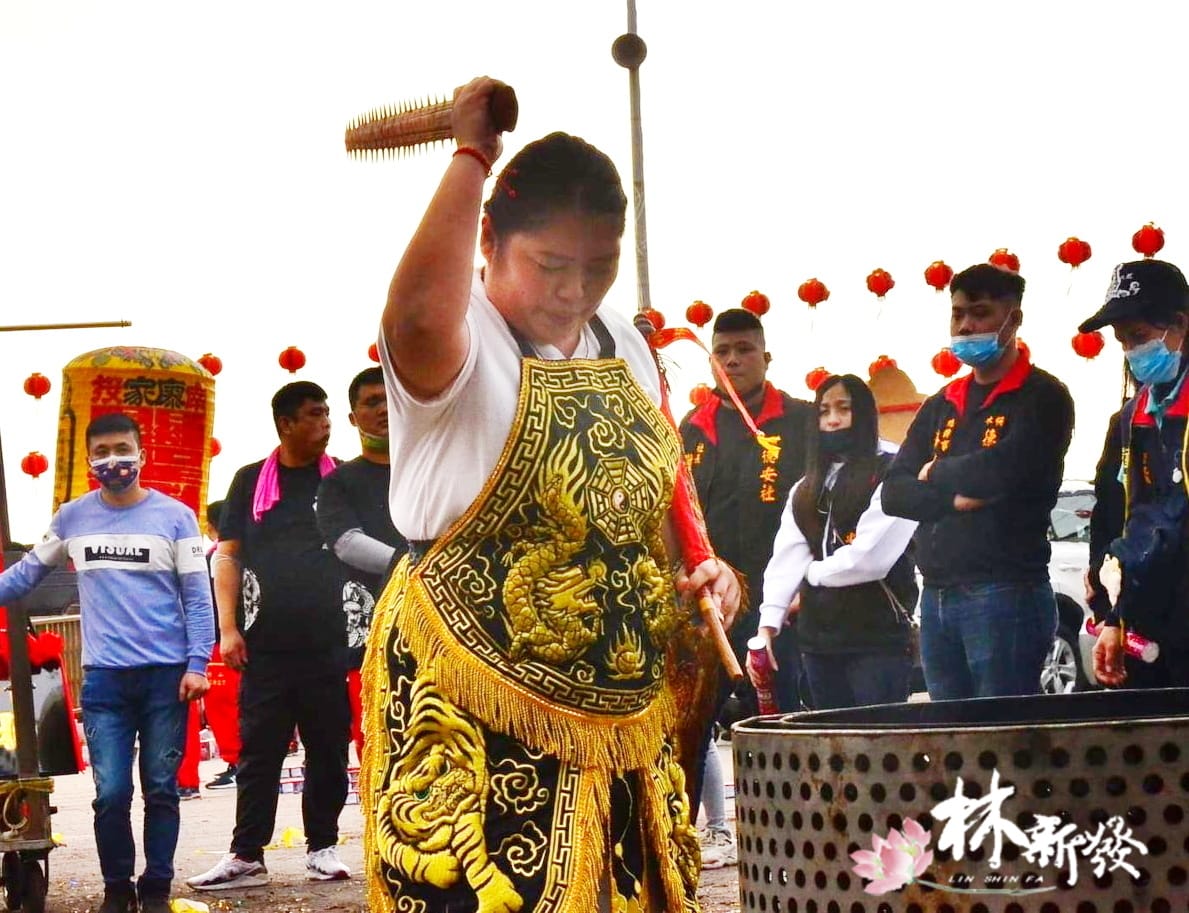 20250303新的神衣裝框 ().jpg