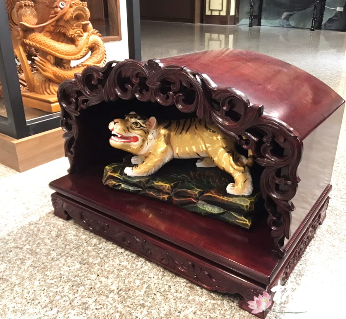 虎爺的家.神龕(檜木神龕.原木整料.白鐵作品) 虎爺的家.神龕(檜木神龕.原木整料.白鐵作品)