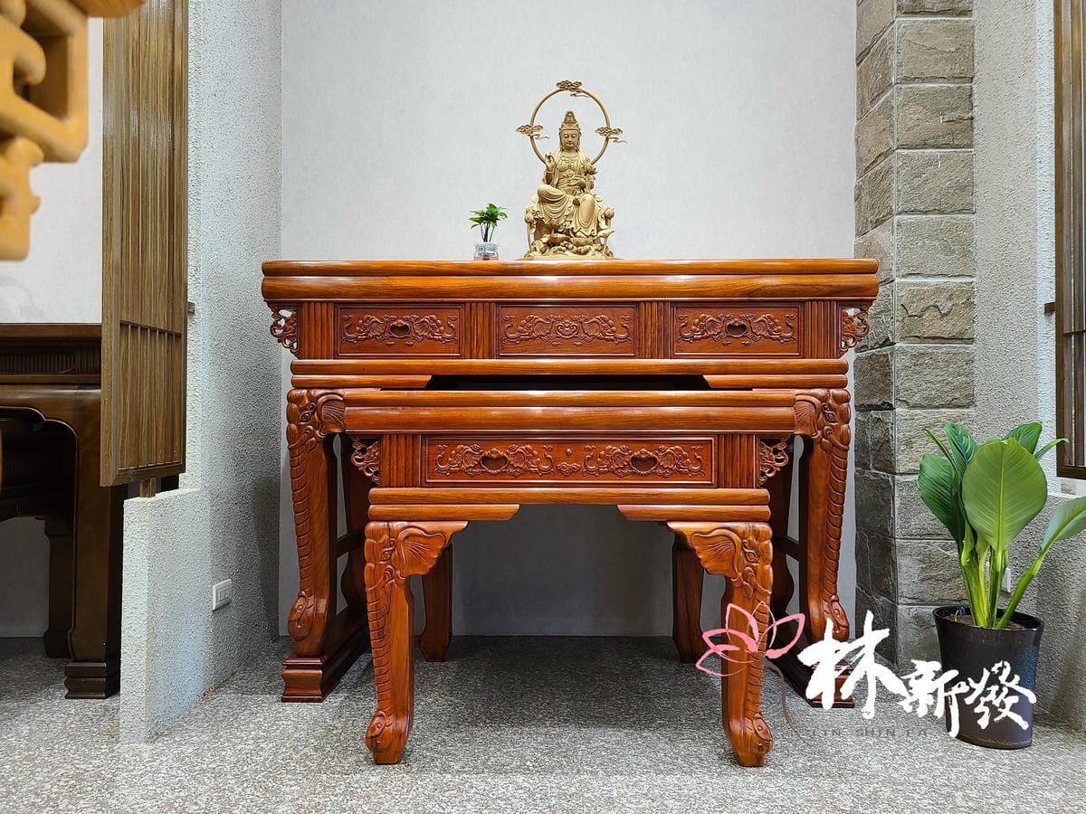 圓月祥雲自在觀音與吉祥(象)如意佛桌